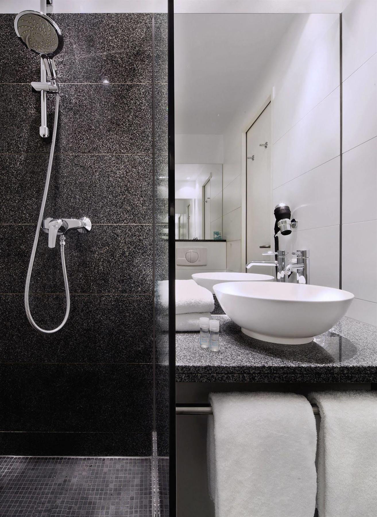 Motel One Frankfurt Messe Frankfurt nad Mohanem Exteriér fotografie
